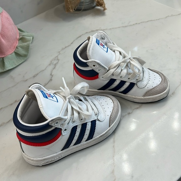 Adidas high tops - Picture 1 of 6